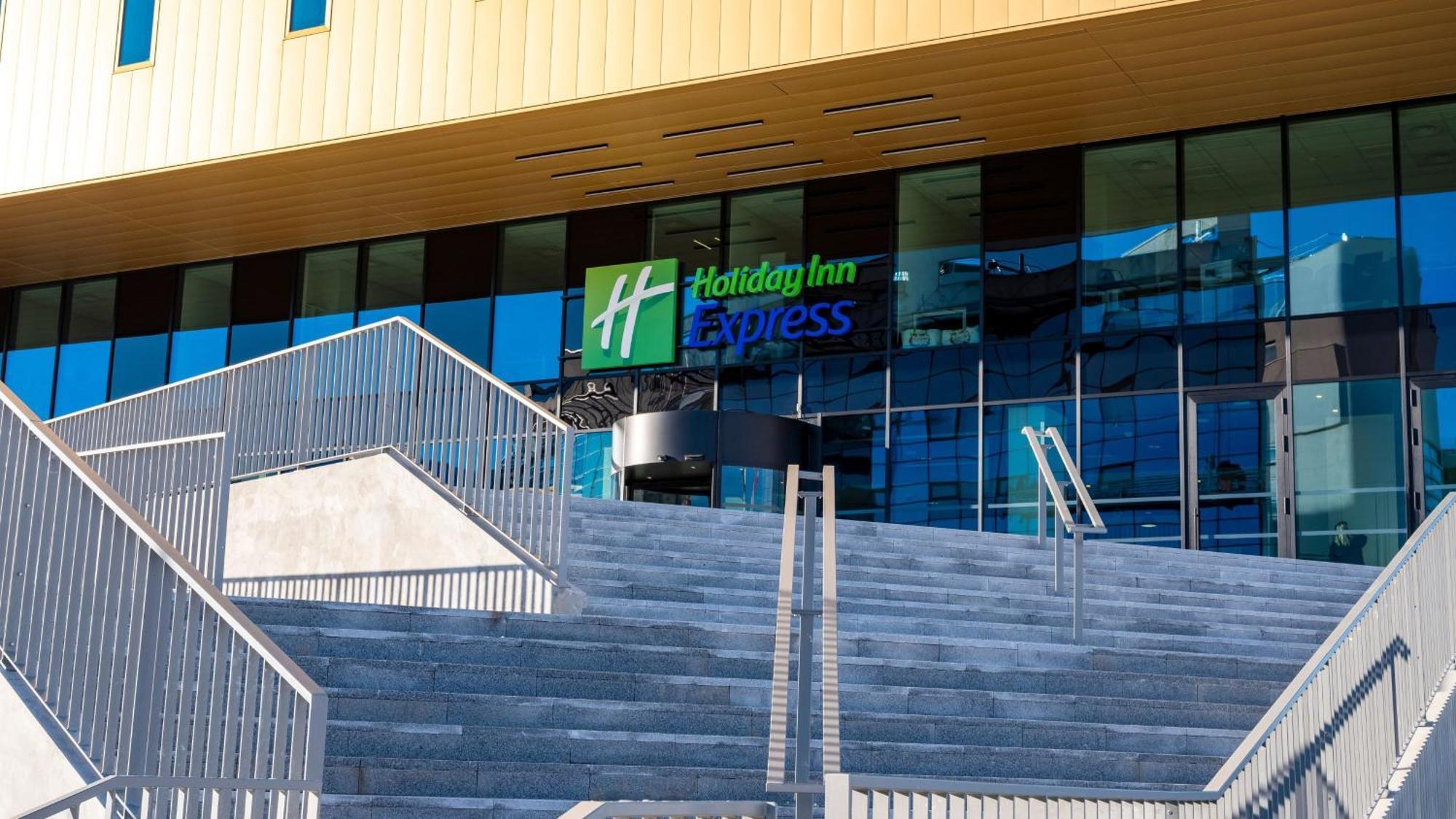 Holiday Inn Express - Nice - Grand Arenas By Ihg Экстерьер фото